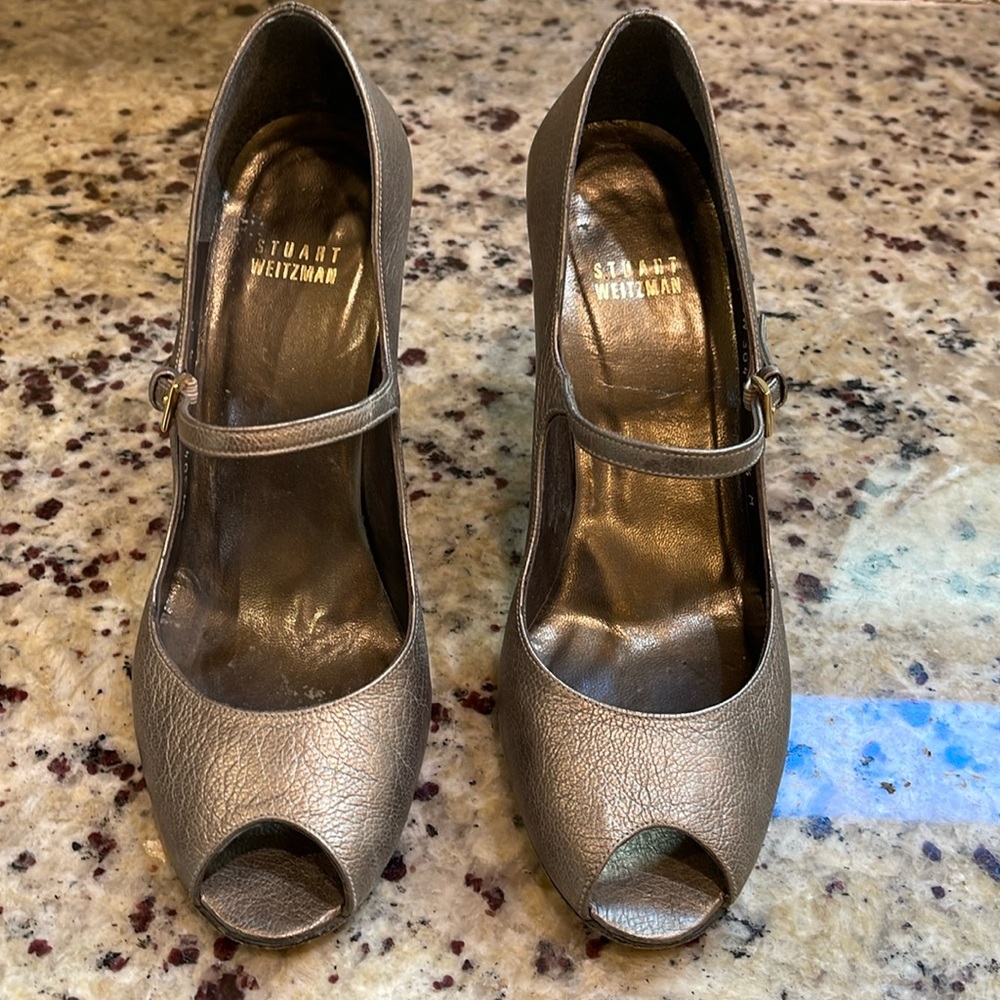 Stuart Weitzman metallic pump